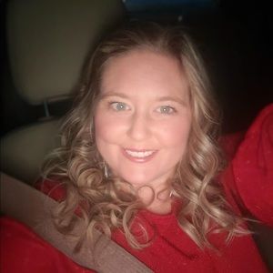 Meet your Posher, Hollie